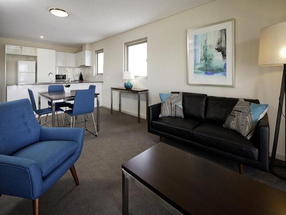 Baileys Serviced Apartments Perth Exterior photo