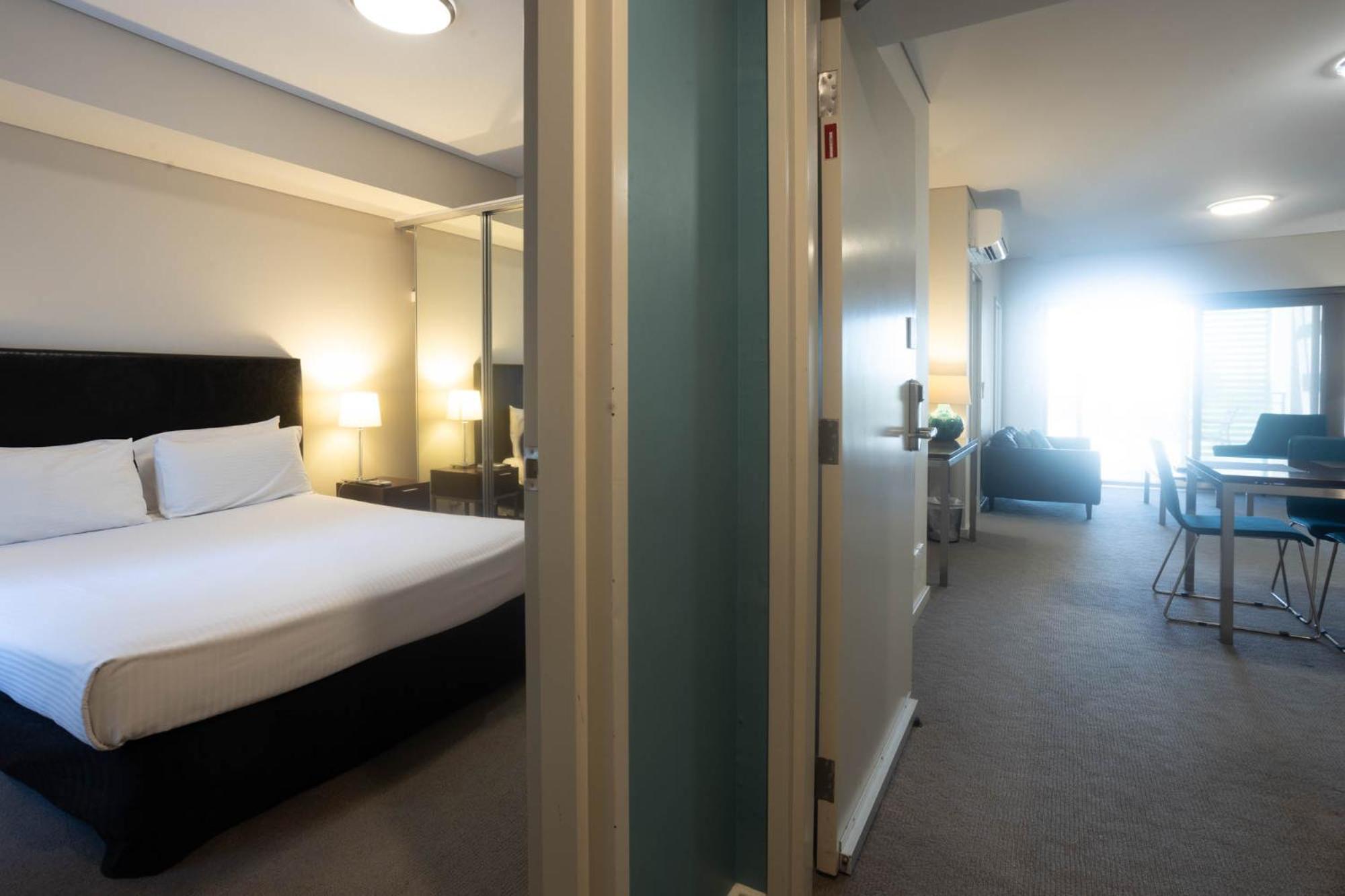 Baileys Serviced Apartments Perth Exterior photo