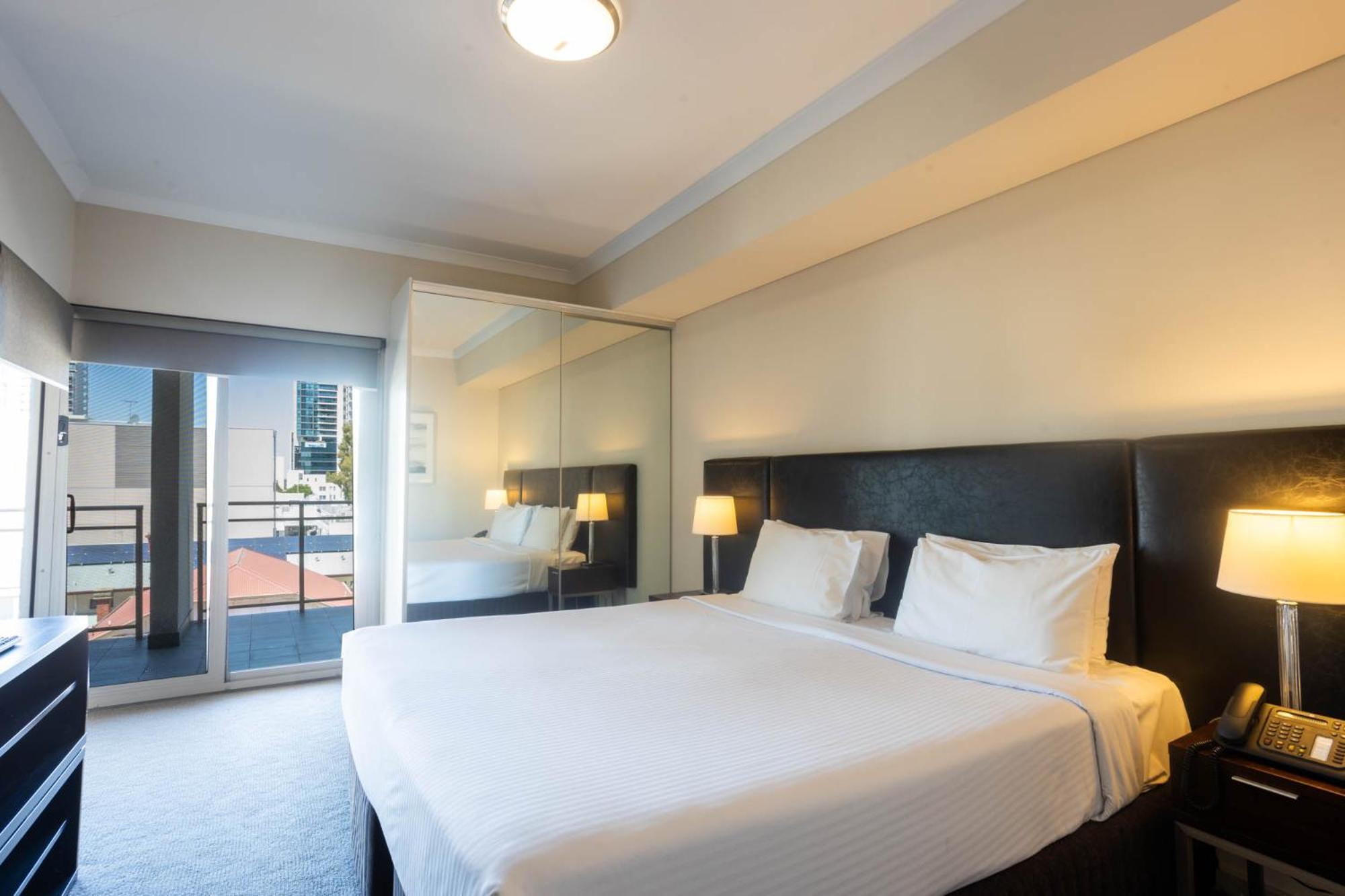 Baileys Serviced Apartments Perth Exterior photo